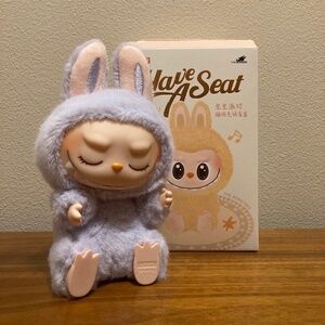 POP MART Have a Seat Vinyl Face Labubu - Zizi